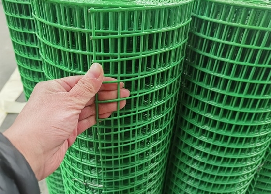 25x25mm 10m 길이 PVC 입히는 용접된 철강선 메시 녹색 정원 메시 검술